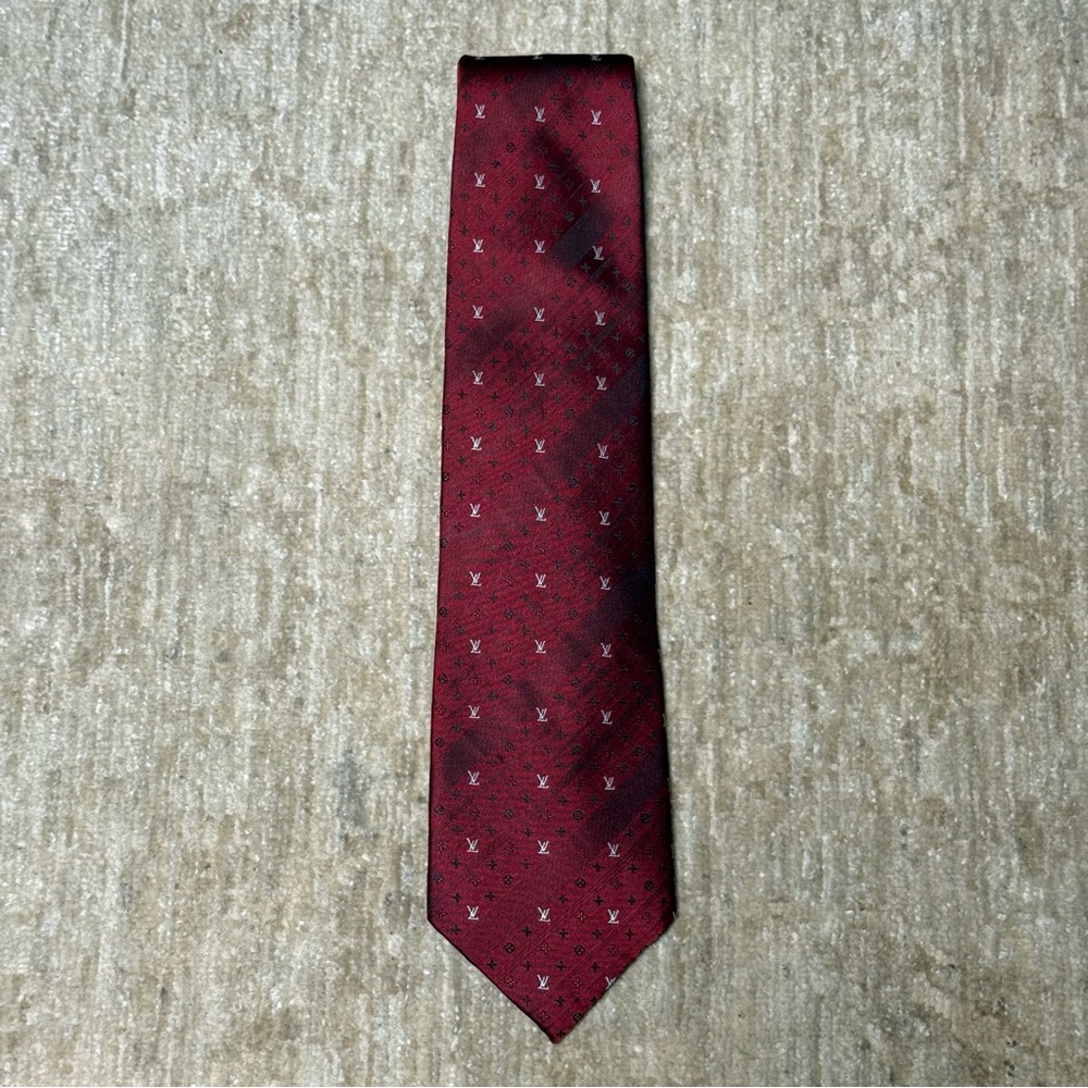 Louis Vuitton Neck Tie in Silk with Red Black and Grey